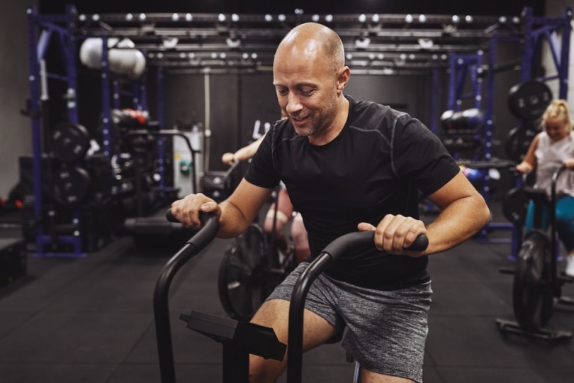manusing stationary bike