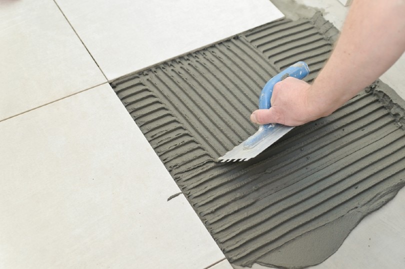 removing-grout-from-floor-tiles-www-inf-inet