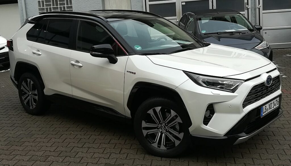 2019 Toyota RAV4 Hybrid 01
