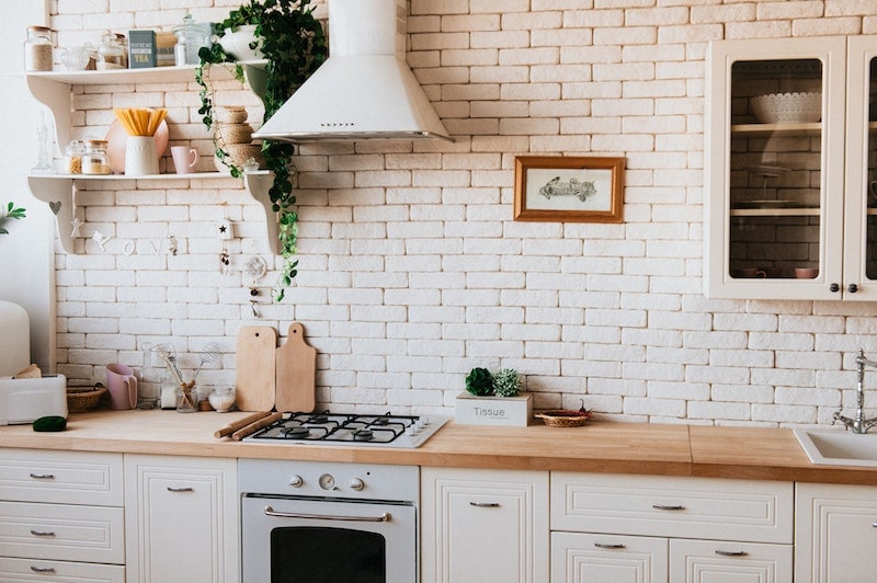 Stone backsplash