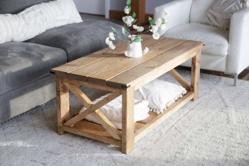 DIY farmhouse coffee table