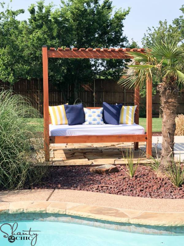 DIY outdoor day bed