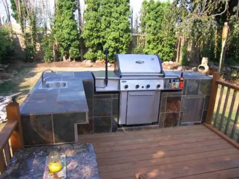 DIY outdoor kitchen and bbq island