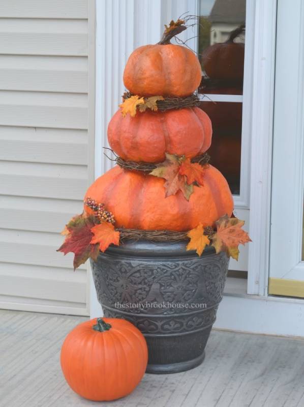 15 Spectacular DIY Outdoor Fall Decorations You Can Make Today (With ...