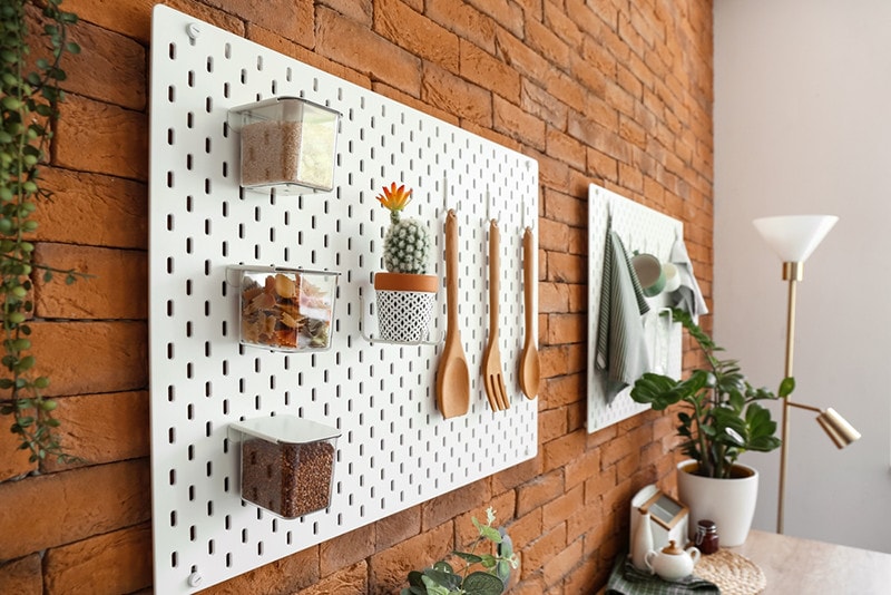 Peg board