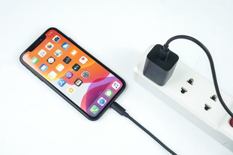 How Much Power Does It Take to Charge a Phone? Energy Consumption