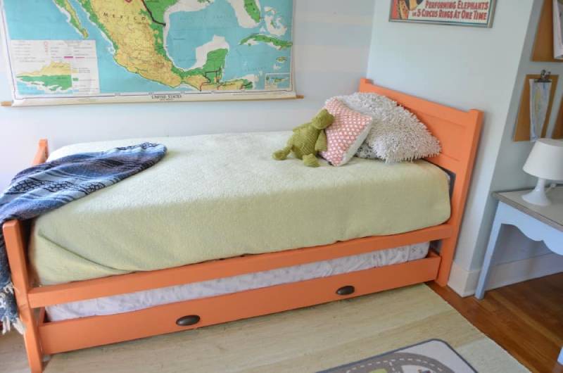 DIY trundle bed