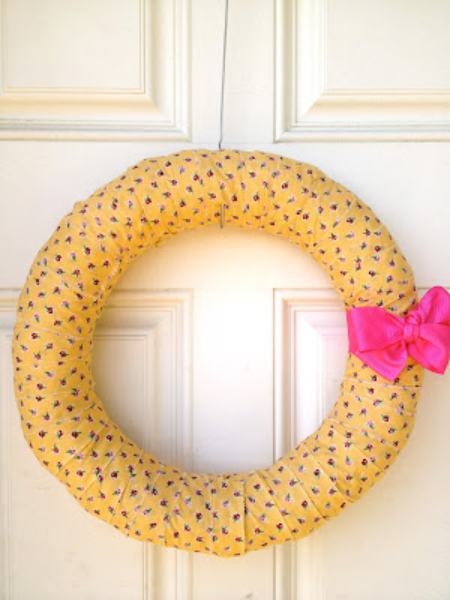 REFASHION- WIRE CLOTHES HANGER TO WREATH HANGER