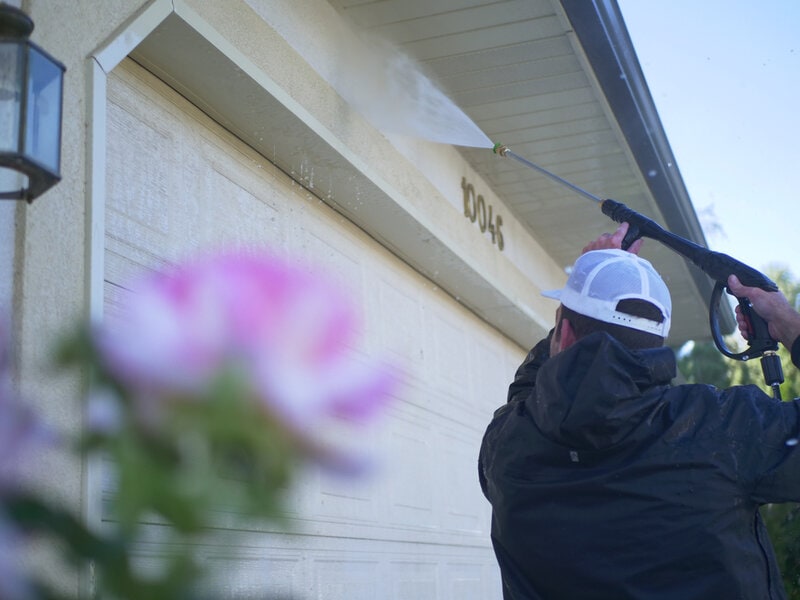 pressure washing stucco house