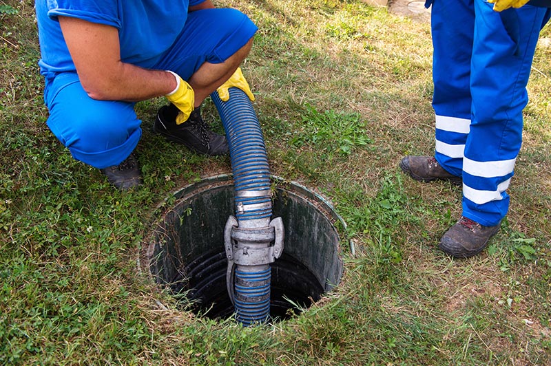 Emptying household septic tank