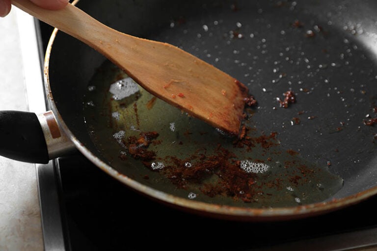How To Dispose Of Cooking Oil 10 Great Tips House Grail how-to-dispose-of-cooking-oil-10-great-tips-house-grail