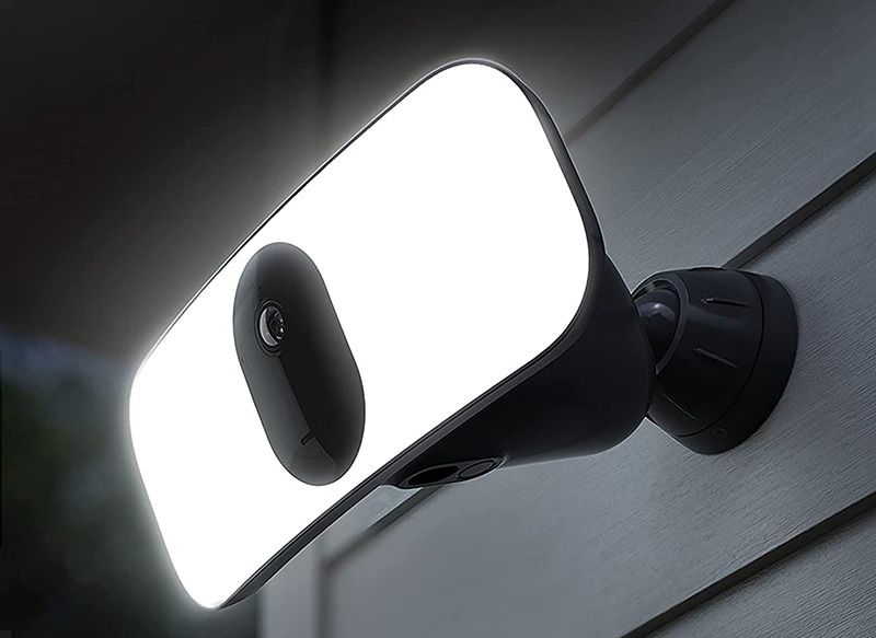 arlo pro 3 floodlight camera at night