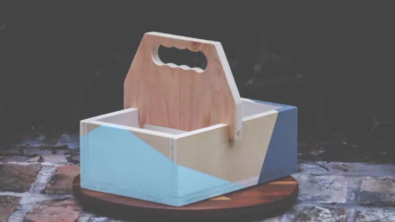 DIY Wooden Cleaning Caddy
