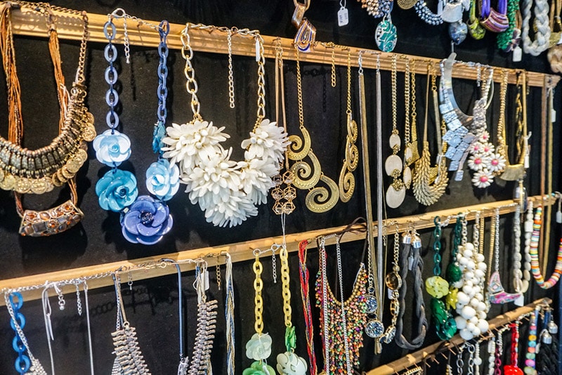 jewelery stand