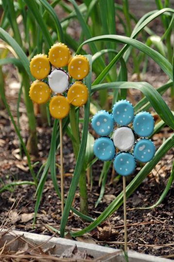 diy bottle cap flower garden art