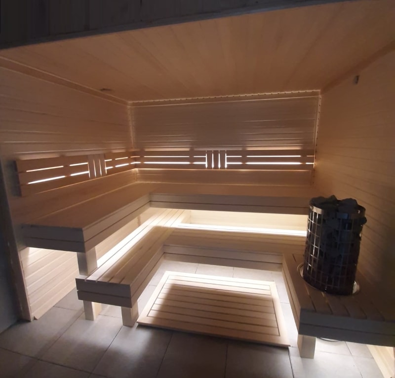 diy shelves in the bath