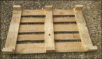DIY Pallet Herb Garden by up cycle this diy that