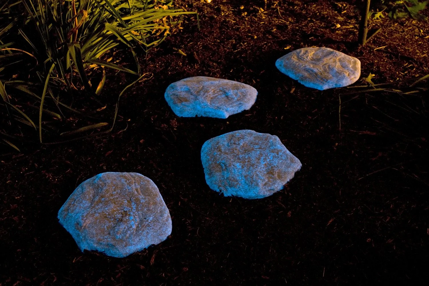 The Glowing Stone Path by womenio