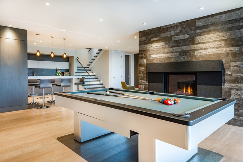 basement pool table